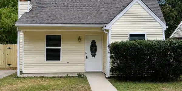 1743 James Buchanan Drive