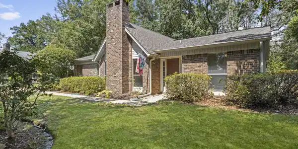 13 Oaklawn Drive