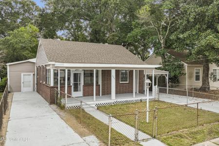 206 Bayly Drive