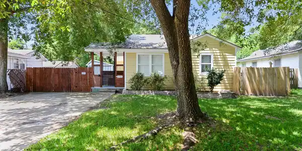 1986 Greater Avenue