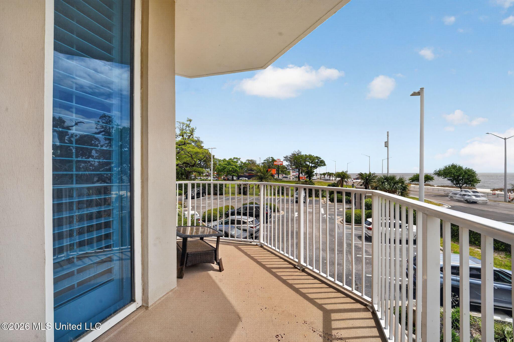 Image 4: 03_2668_Beach_Blvd_Biloxi_MS_39531_USA-E