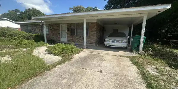 2013 Collins Boulevard