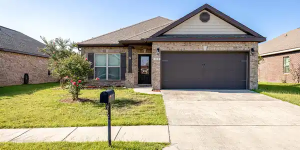 118 Clear Springs Circle