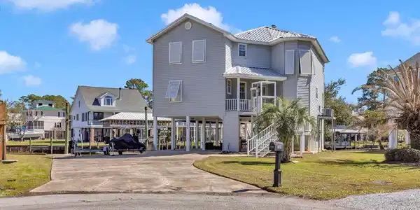 Image 2: 106KellyCove-5