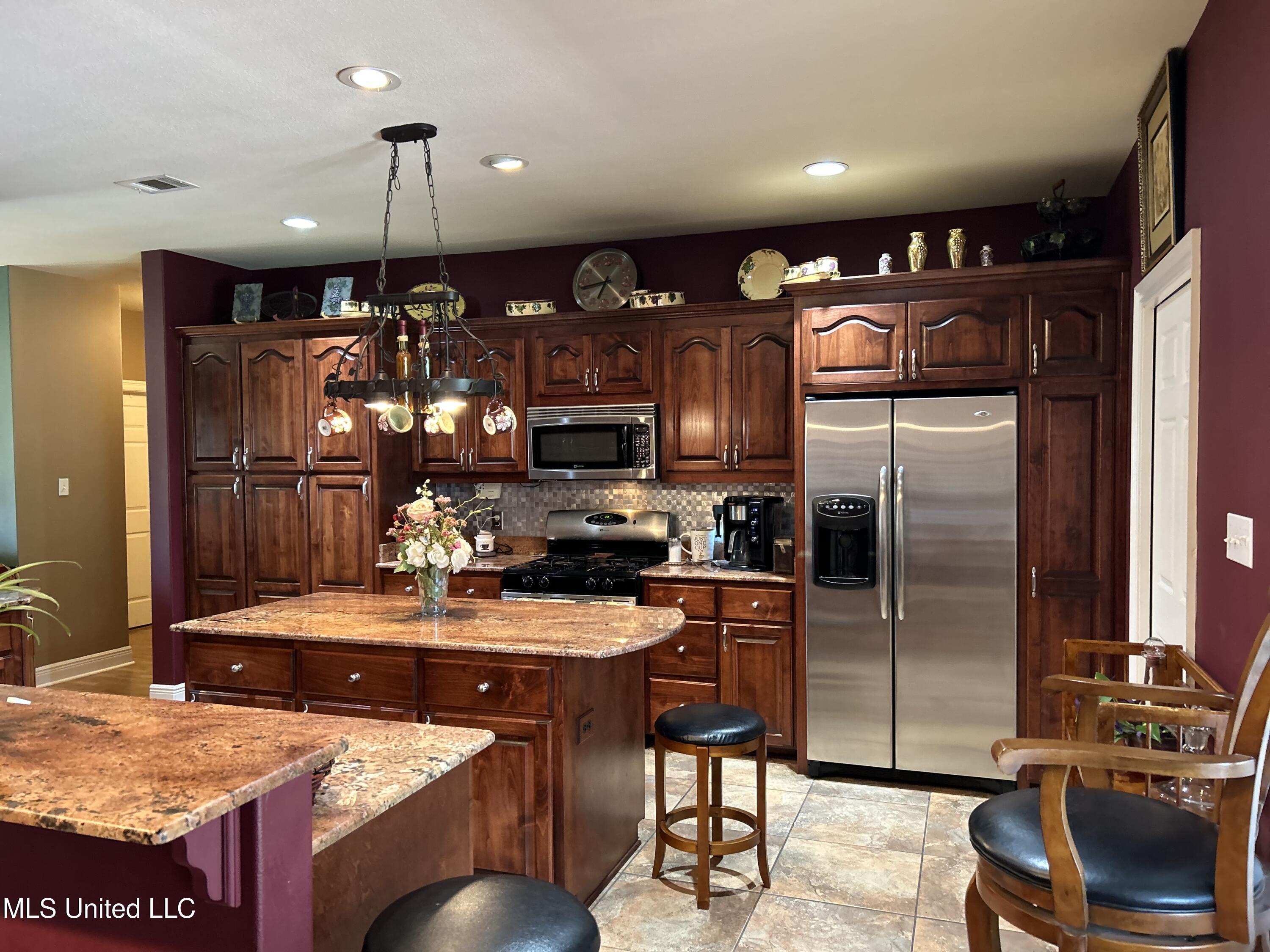 Image 3: kitchen 4