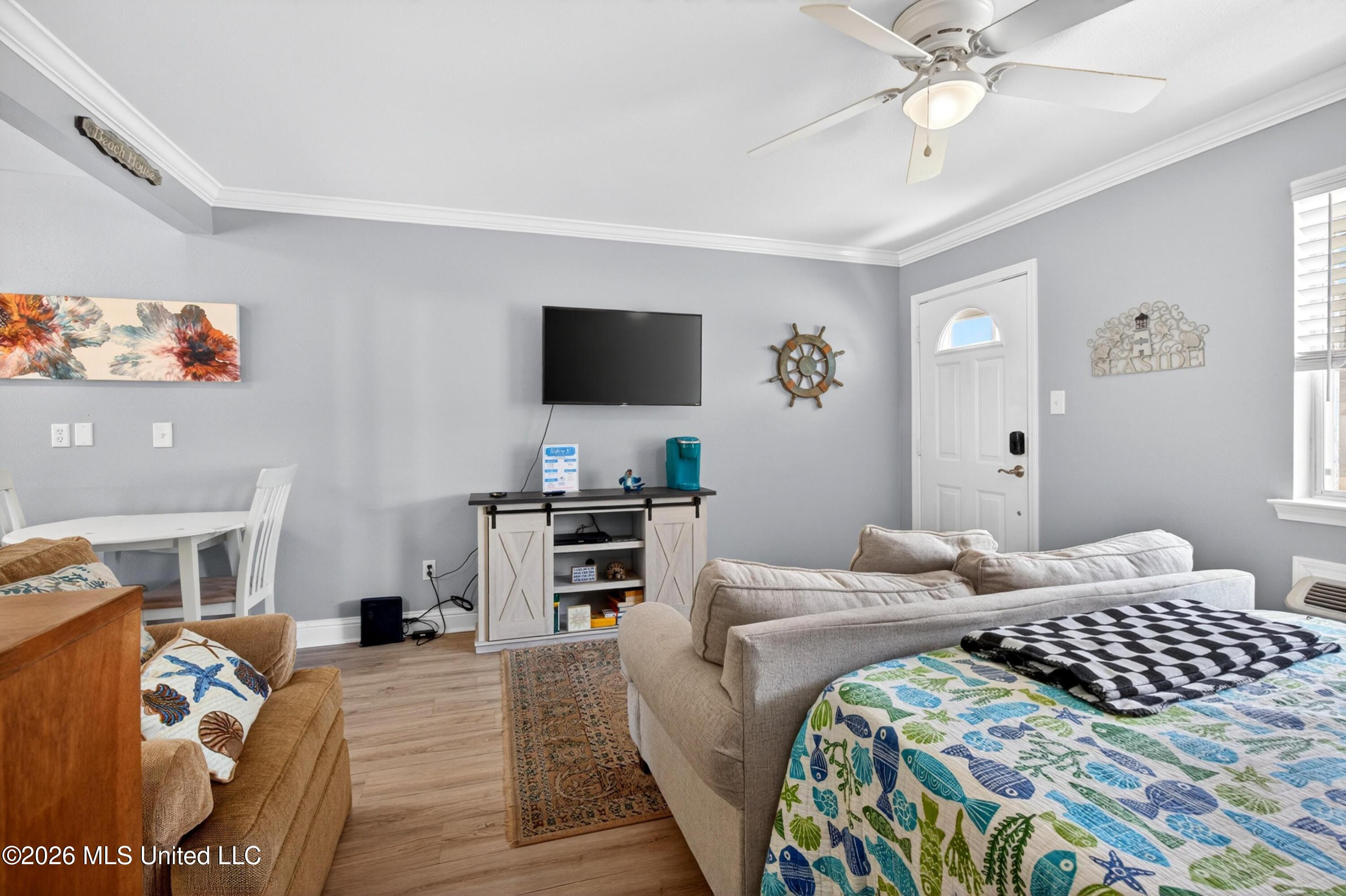 Image 4: 1664Beach#7-4