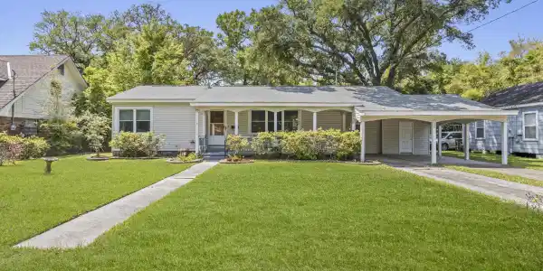 395 Oaklawn Place