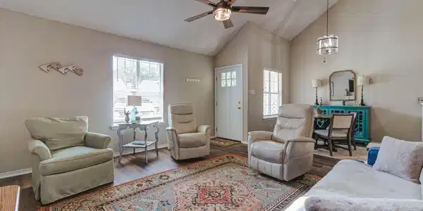 Image 4: 517 Heatherstone Cir (4)