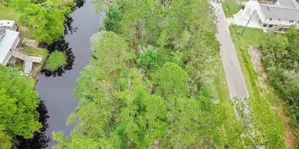 Image 4: Close to Hwy 90.