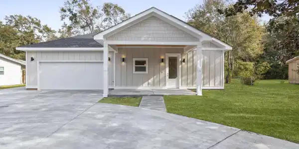 236 Holcomb Boulevard