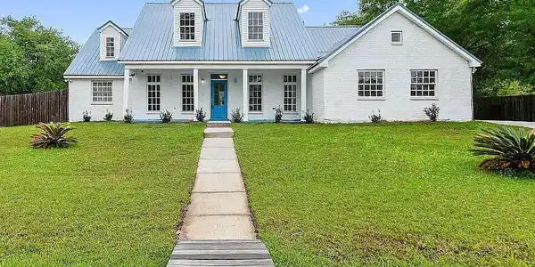 233 Henley Place