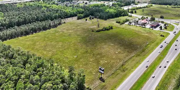 Image 4: Hwy 57 Gautier 4