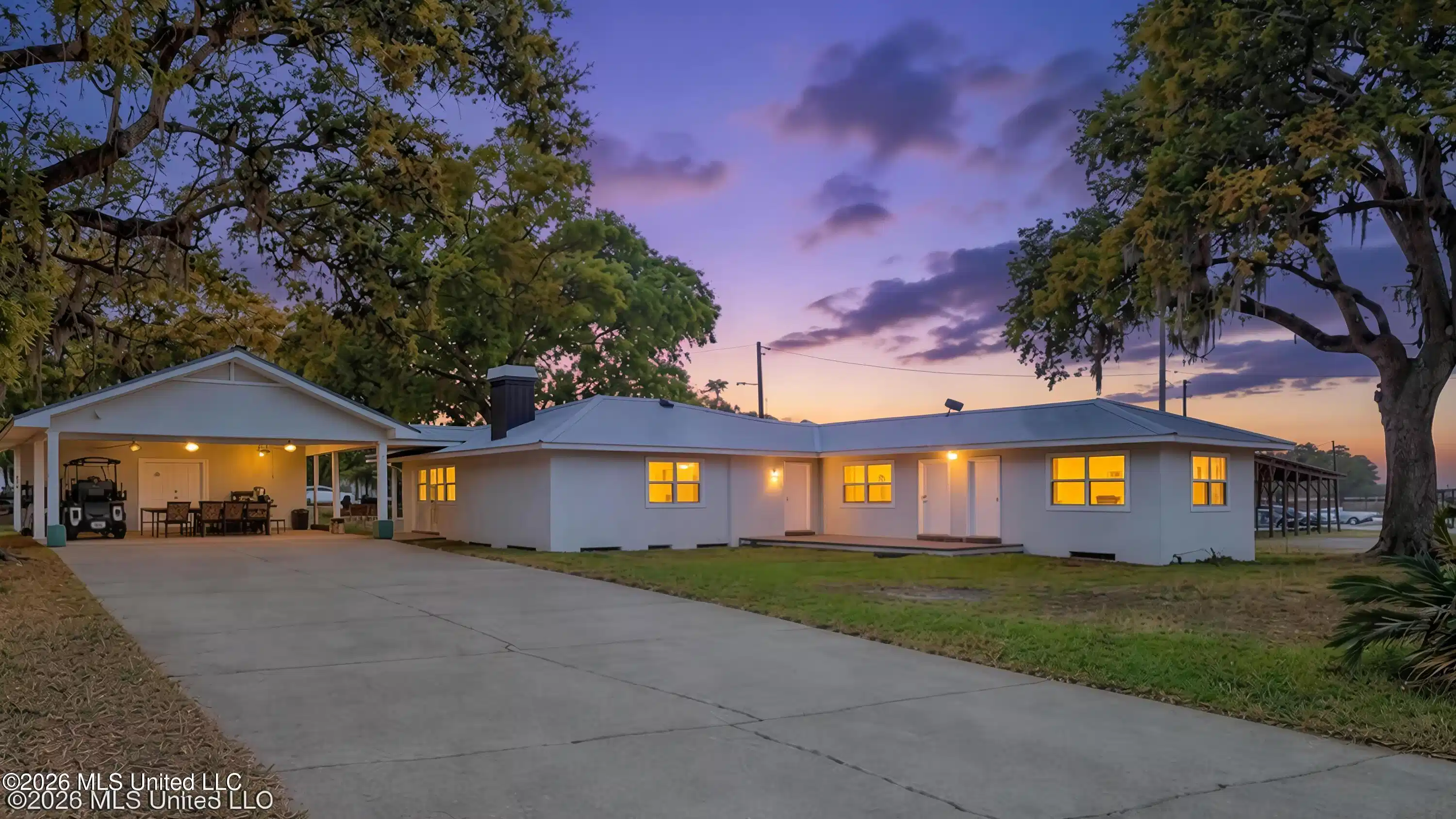 Image 1: Beautiful home on Mary Walker