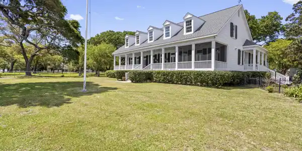 600 W Beach Boulevard