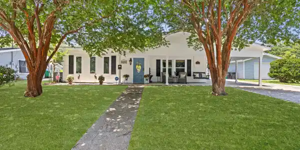 1109 Country Club Drive