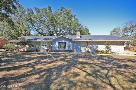 119 Muirfield Court