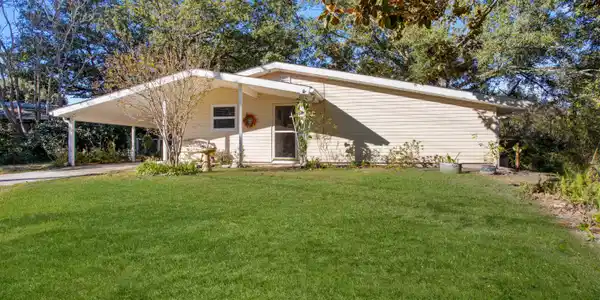 237 Holcomb Boulevard