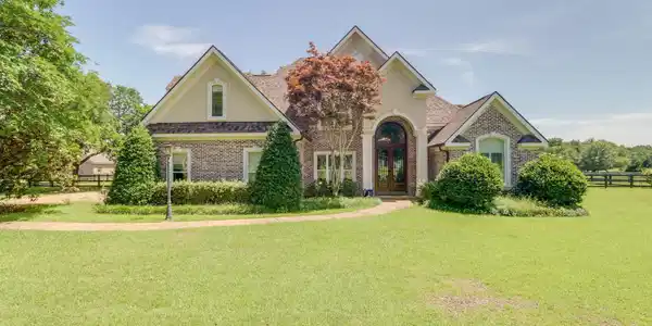 23131 Stablewood Circle