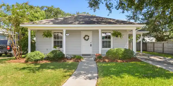 311 Demontluzin Avenue
