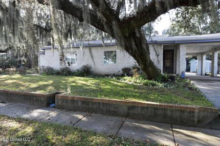 1229 Kensington Drive