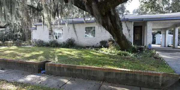 1229 Kensington Drive