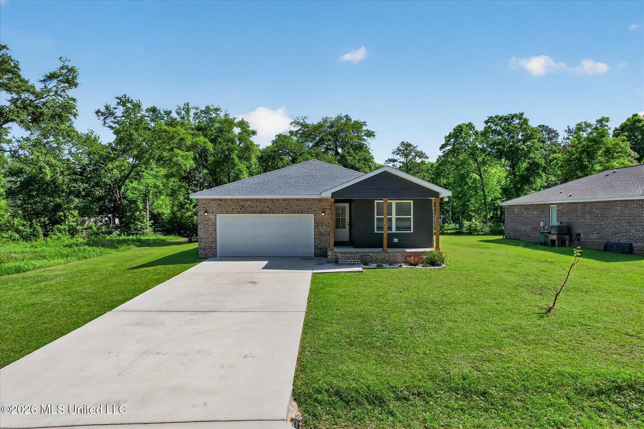 Image 2: 1412 Spruce St, Ocean Springs MS
