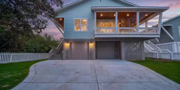 Image 2: Exterior Front