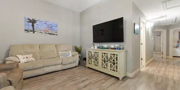 Image 3: LIving Room