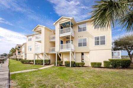 2421 Beachview Drive