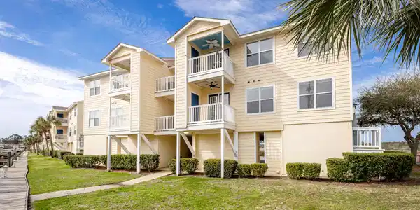 2421 Beachview Drive