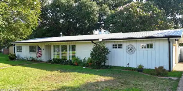 15 Oakwood Drive
