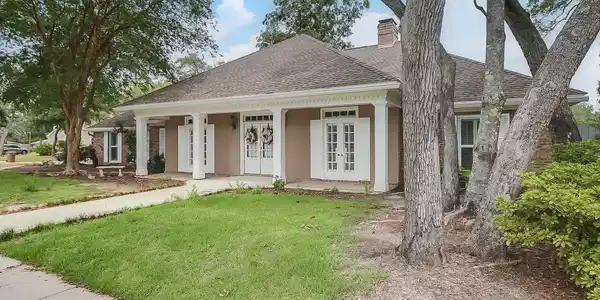 2044 Mauvilla Cove Cove