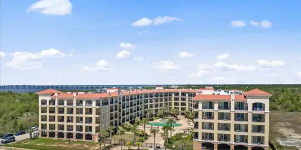 900 Village Lane