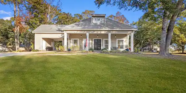 3032 Magnolia Lane