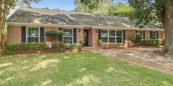 102 Dogwood Drive