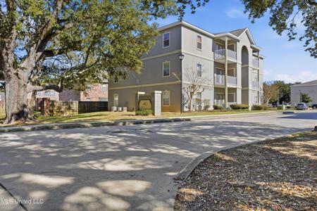310 Holcomb Boulevard