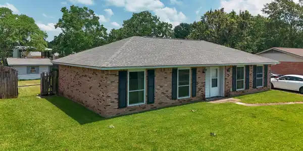 Image 4: 580 Nadine Dr-31