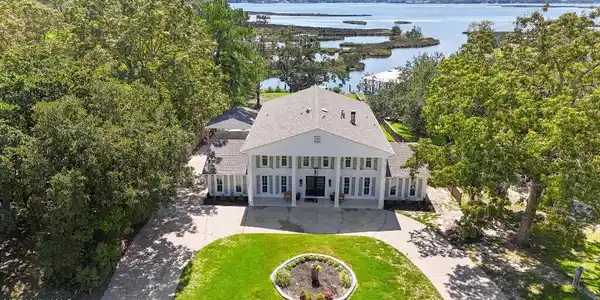 2421 S Shore Drive
