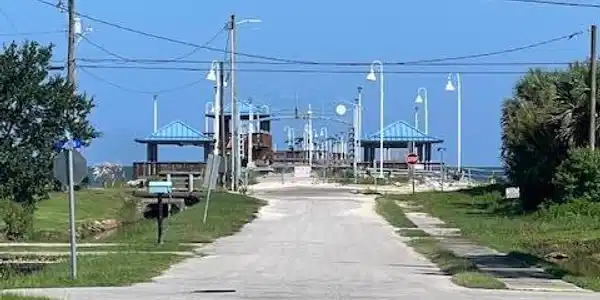 Image 4: Pier