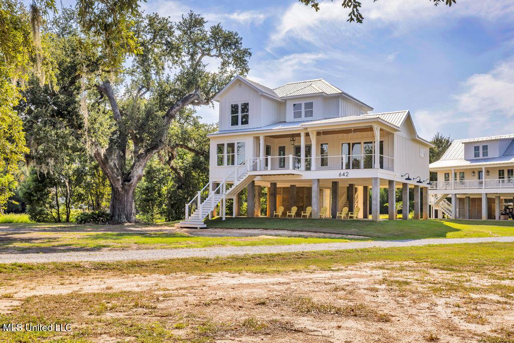 Image 3: 642NBeachExteriors-4