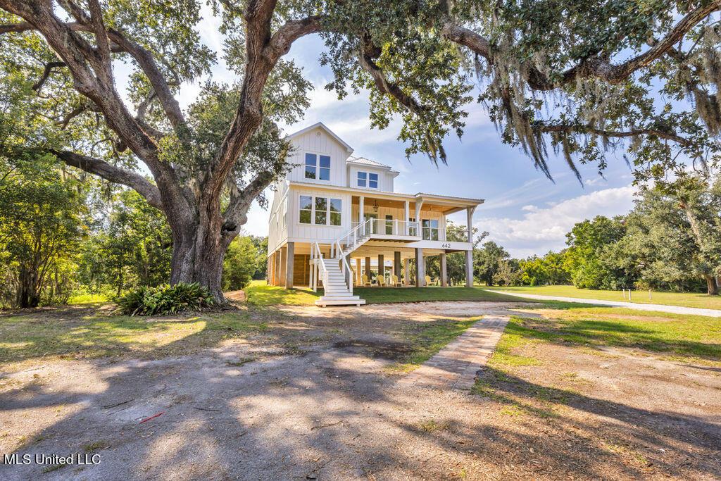 Image 4: 642NBeachExteriors-6