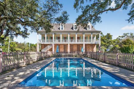 794 W Beach Boulevard