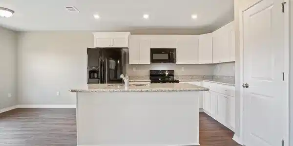 Image 3: Kitchen