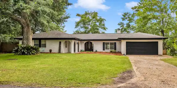 3225 Red Bluff Circle