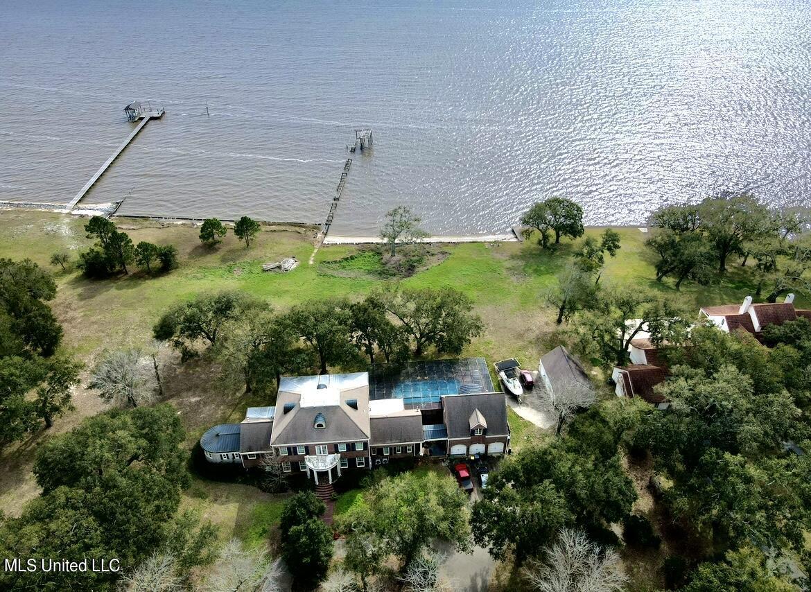 Image 2: Very Private