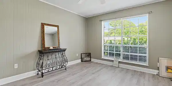 Image 2: Living room v1
