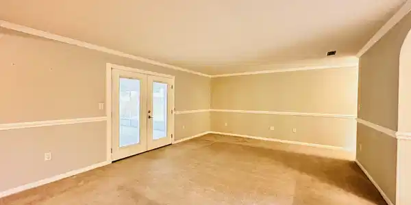 Image 2: Family Room 2