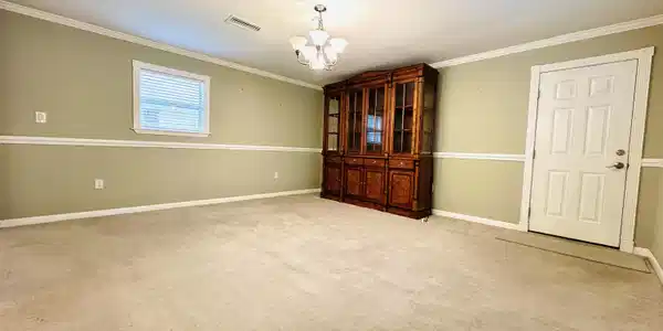 Image 4: Dining Room