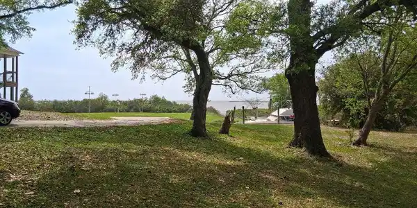 Image 3: 2