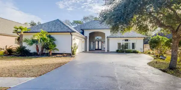 7440 Live Oak Way